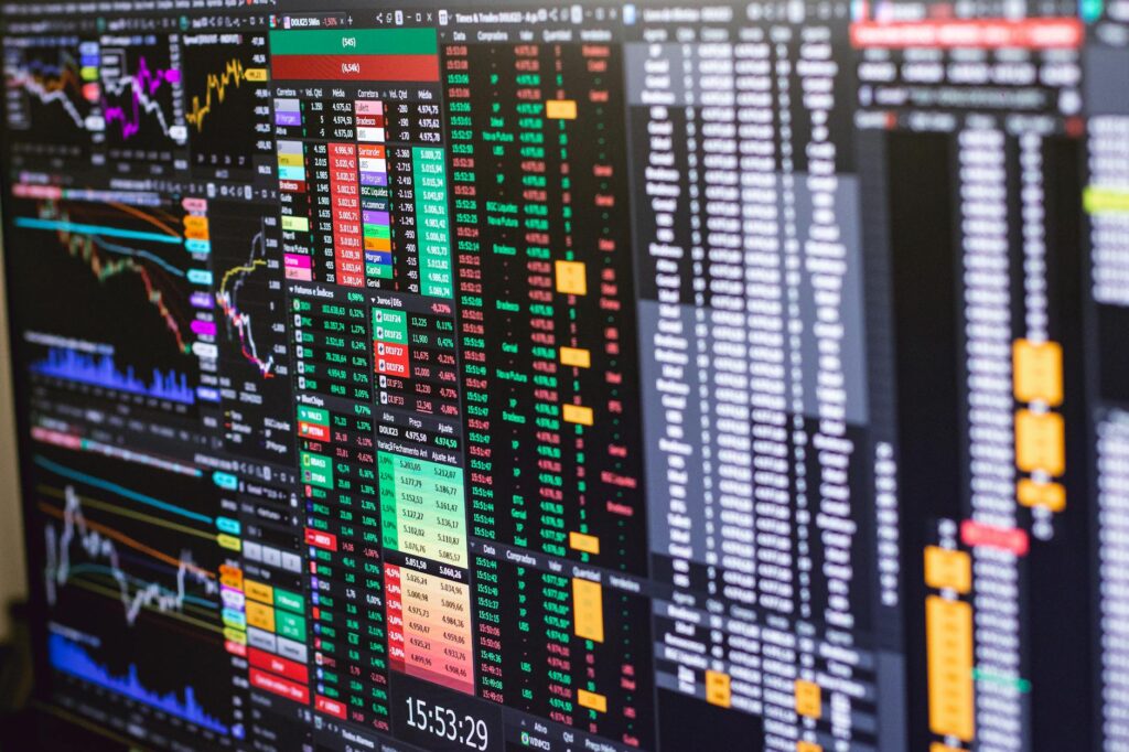 Brent Tumbles 4-5% as Iranian State TV Reveals Draft US Framework Deal — CAC 40 Closes Up 0.43%, FTSE 100 +0.13%, DAX Edges Lower