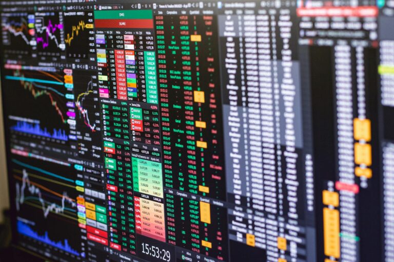 Brent Tumbles 4-5% as Iranian State TV Reveals Draft US Framework Deal — CAC 40 Closes Up 0.43%, FTSE 100 +0.13%, DAX Edges Lower
