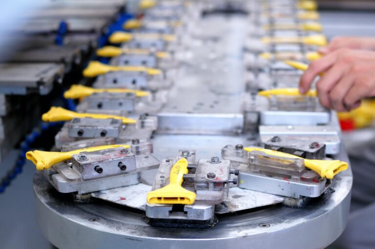 Indice PMI manufacturier zone euro confirmé à 52,2