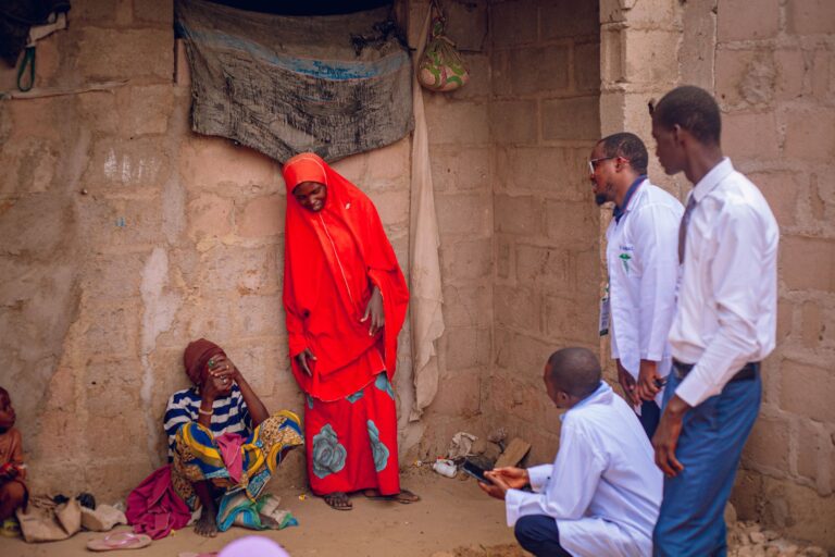 L’UE renforce sa réponse à l’épidémie d’Ebola avec un nouveau soutien humanitaire alors que l’épidémie s’étend en Afrique centrale