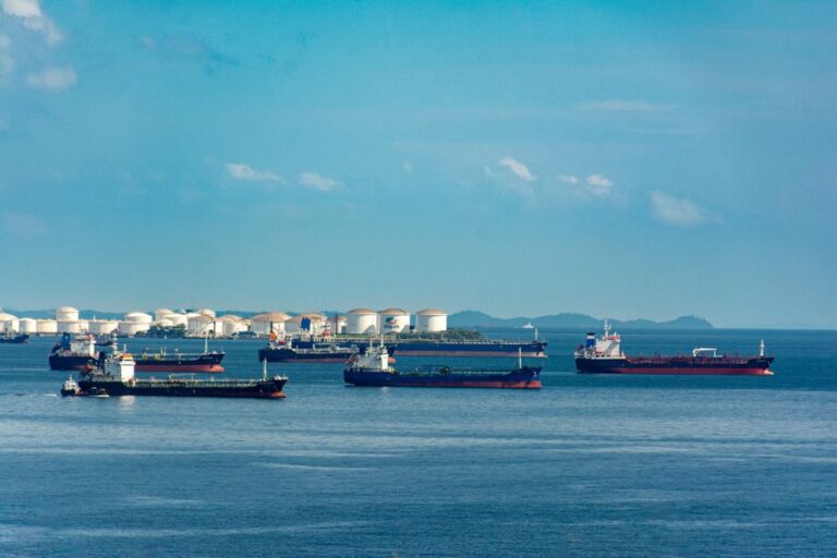 Hormuz Tensions Drag European Oil Markets Back Into Turbulence
