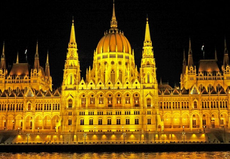 Experts Dismiss Rule-of-Law Concerns Over Hungarian Corruption Raid as Political Noise