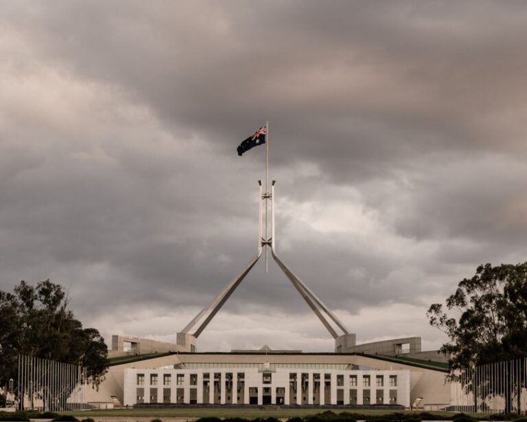Howard défend la politique d’immigration australienne d’après le 11-Septembre et s’en prend aux critiques nordiques