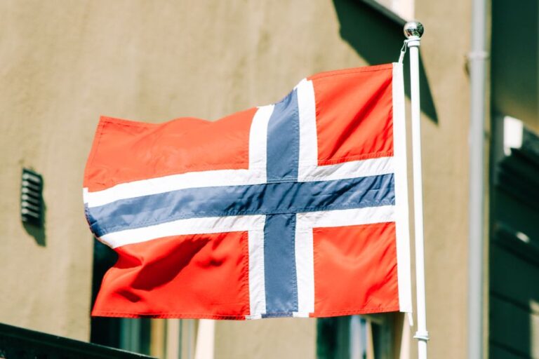 La Norvège en deuil du roi Harald V tandis que les dirigeants européens présentent leurs condoléances