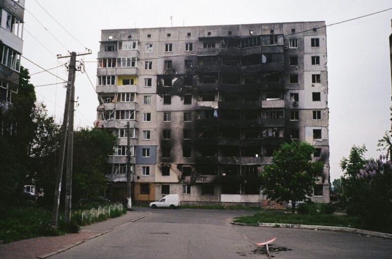 Kyiv devient une ville de première ligne alors que les attaques russes s’intensifient