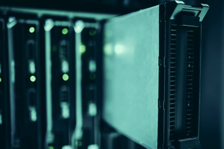 Les recrutements dans les data centres explosent en Europe, portés par l’Espagne, l’Italie et l’Irlande