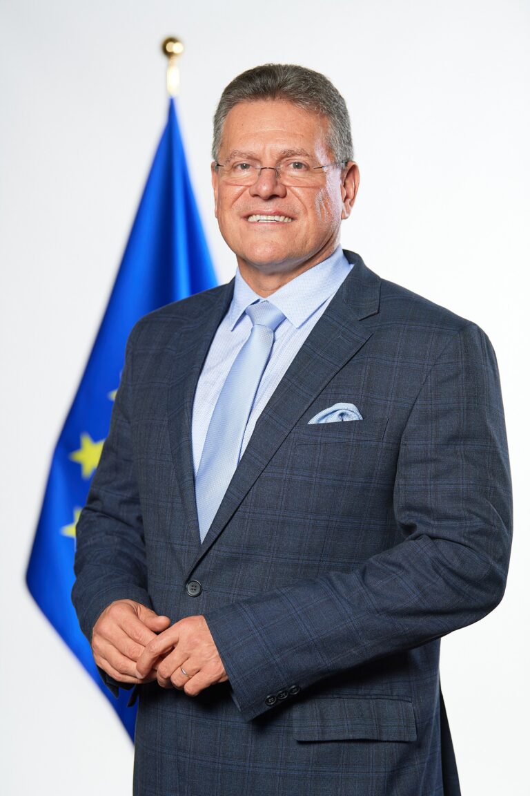 EU and China reach trade agreement to avert EV tariff war